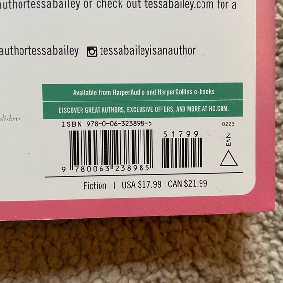 🌸 Tessa Bailey 🌸 “Secretly Yours” paperback book - Picture 6 of 7